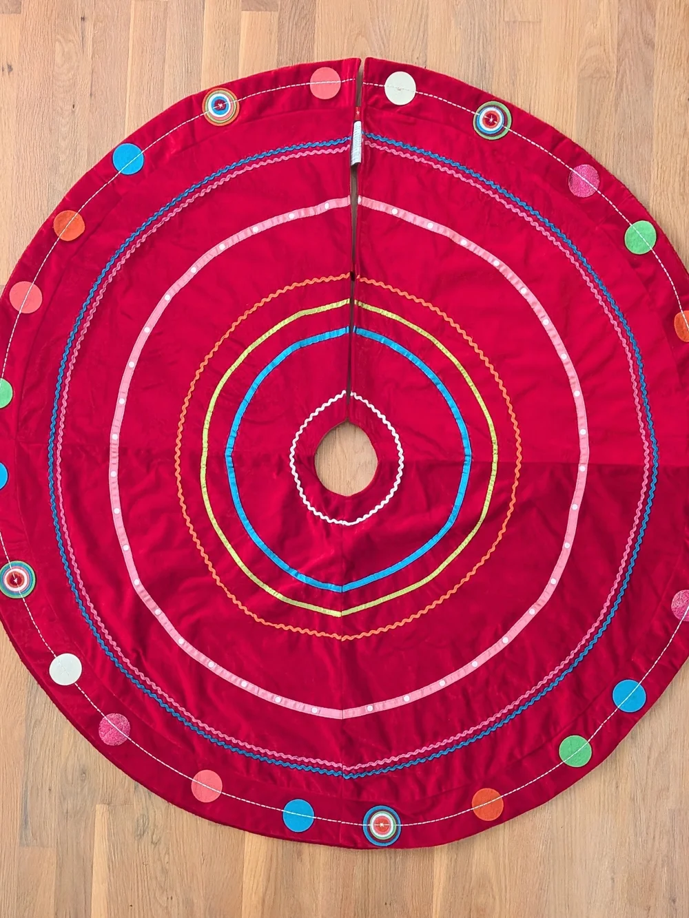 Red Velvet Christmas Tree Skirt Colorful Ric Rac Ribbon Felt Circles 48